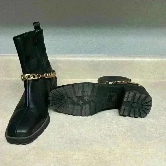 Shu Shop Chunky Black Combat Boots with gold chain‎ - Picture 4 of 4